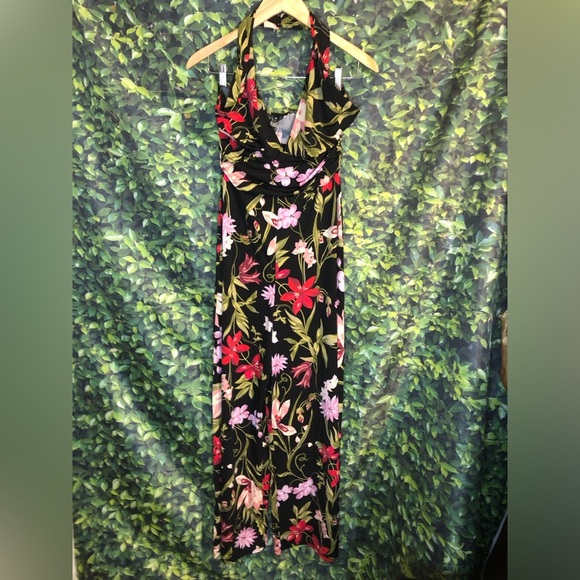 Floral Halter Neck jumpsuit - Black and Pink - Picture 6 of 16